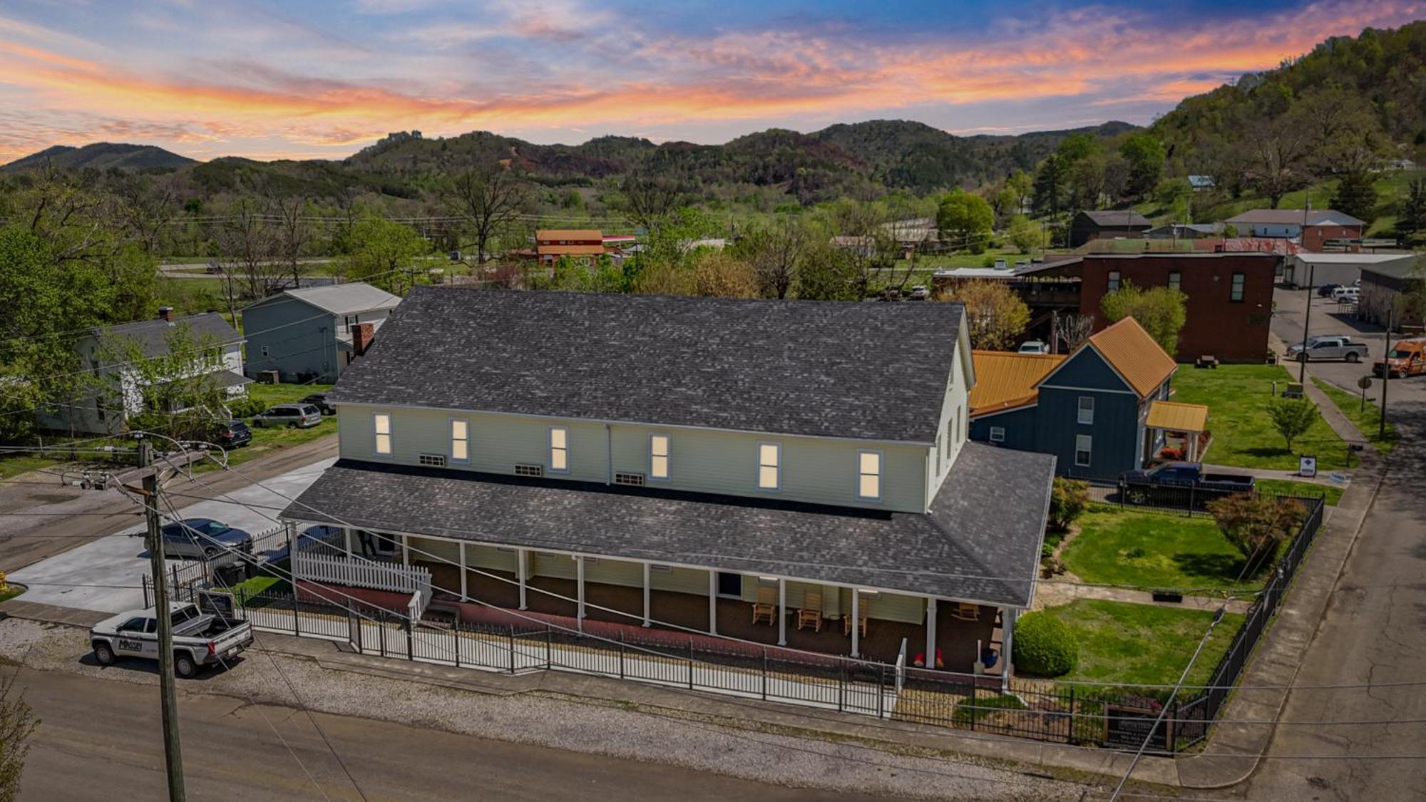 The Tellico Plains Inn And Event Venue Esterno foto